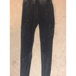 H&M grey/black leggings w/ textured detail